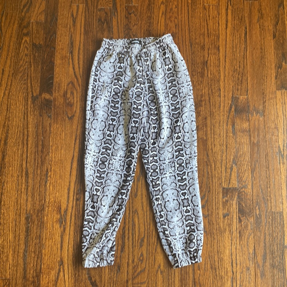 Express snake skin joggers XS